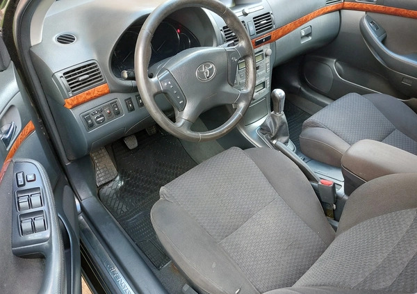 Toyota Avensis cena 7900 przebieg: 383000, rok produkcji 2006 z Czarnków małe 46